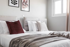 3 chambres, bureau, fer et planche à repasser, Wi-Fi gratuit