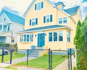 Exterior - MODERN LUXE 2 - 4BEDROOMS/4BEDS/1SOFA - APARTMENT (Mount Vernon)