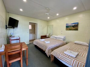 Comfort-Zweibettzimmer | Schreibtisch, kostenloses WLAN, Bettwäsche