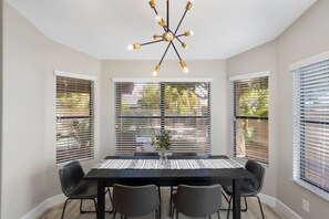 Dining - Heated Pool | Kierland Home Resort | 3bed/2.5bath (Scottsdale)