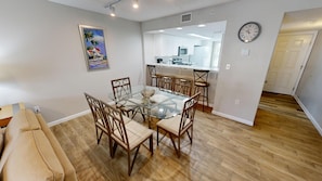 Dining - Seacrest 204 - 2 BR Gulf front unit on Okaloosa Island (Fort Walton Beach)