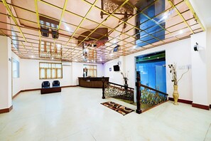 Lobby - Amenda International near IGI airport (New Delhi)
