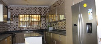 The property is located at Kumasi,  near Asoufua Kokoben Barrie.  Near Barekesse