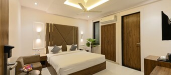 Avalon Palms Agra