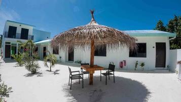 Deluxe Double or Twin Room | Desk, iron/ironing board, free WiFi, bed sheets