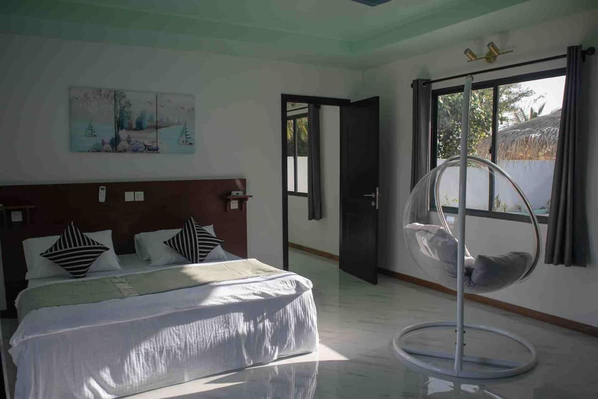 Family Double or Twin Room | Desk, iron/ironing board, free WiFi, bed sheets
