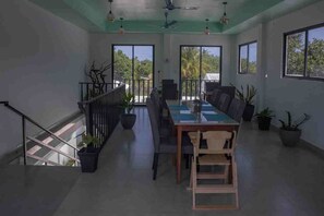 Free daily continental breakfast - Clouds Beach Retreat Laamu (Gan)