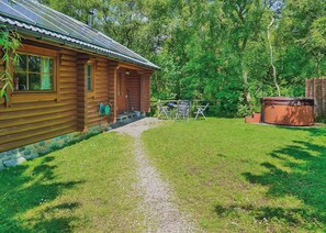 Terrace/patio - 2 bedroom accommodation in Craobh Haven, Argyll (Craobh Haven, Argyll)