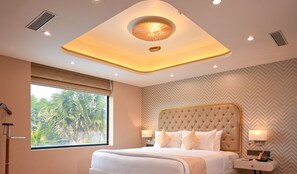 Egyptian cotton sheets, premium bedding, pillowtop beds, minibar - Apollo Dimora Calicut (Kozhikode)