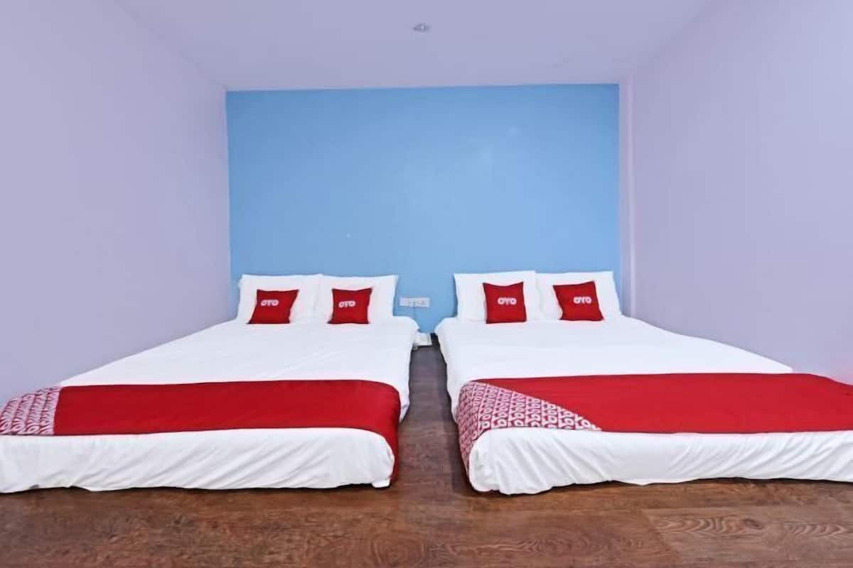 Desk, free WiFi, bed sheets