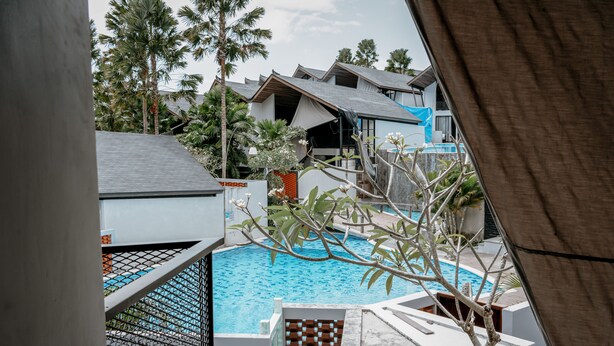 Ảnh chưa phân loại, 1 trong số 13 ảnh, nút