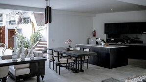 Ảnh chưa phân loại, 2 trong số 13 ảnh, nút