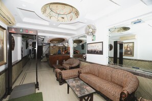 Restaurant - Hotel Silver Arc (New Delhi)