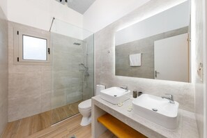Casa | 1 habitación, tabla de planchar con plancha y wifi 