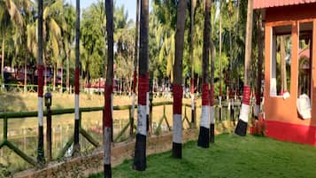 Mud Bungalows | Free WiFi, bed sheets