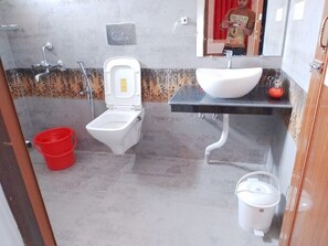 Ethnic Cottage | Bathroom | Shower, free toiletries, hair dryer, towels - Raktokorobi Karugram - Escape to Green Stay with Soul (Bolpur)