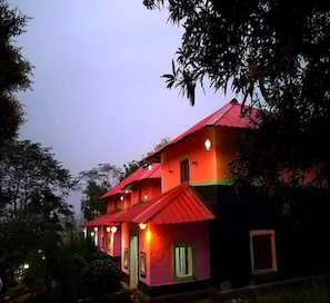 Free WiFi, bed sheets - Raktokorobi Karugram - Escape to Green Stay with Soul (Bolpur)