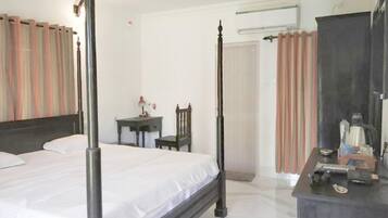 Balmiki Vati | Free WiFi, bed sheets