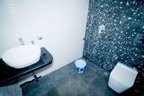 Bathroom - RITZ MANSION (Varanasi)