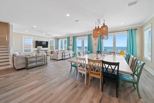 The Lazy Coconut - 8BR Beachfront Estate, Private Pool, Sleeps 24