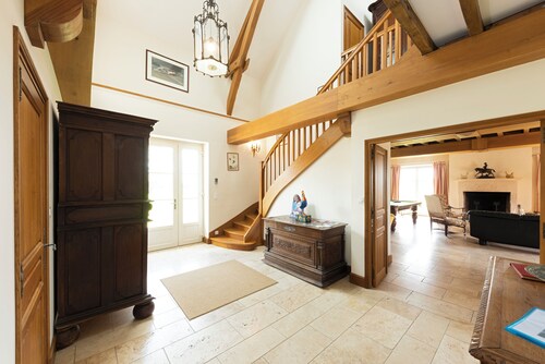 Spacious house, private pool, 10 to 15 p.