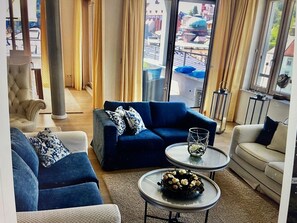 TV - Luxury Penthouse Apartment in best location Baden-Baden
 (Baden-Baden)