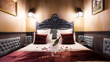 2 chambres, coffres-forts dans les chambres, Wi-Fi, draps fournis