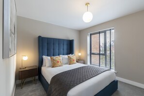 Apartment | 2 bedrooms, individually decorated, individually furnished - Elliot Oliver - Luxurious 2 Bedroom Apartment With Parking (Gloucester)