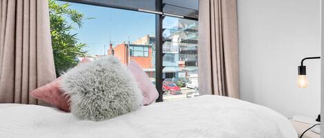 5 bedrooms, desk, free WiFi