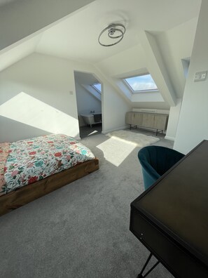 2 bedrooms, desk, iron/ironing board, free WiFi - Stunning 2 bed apartment in Jesmond (West Jesmond)