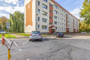 Exterior - Cozy Apartment | Close to the Beach, Private Parking (Gdynia)