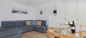 Cozy Apartment | Close to the Beach, Private Parking