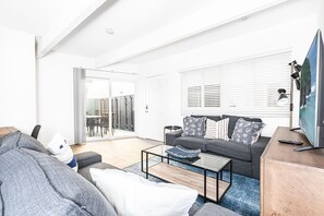 TV - Back Cottage One House from the Beach | Super Central - No Car Needed! (Newport Beach)