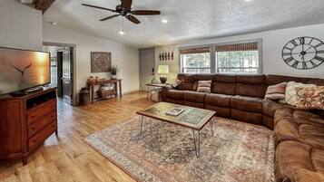 Smart-TV, Kamin, Videospiele