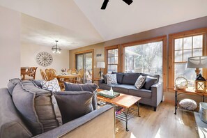 TV connectée, cheminée, jeux vidéo