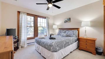 3 soverom, strykejern/-brett og reiseseng for barn