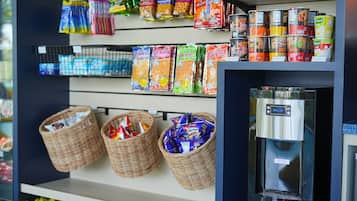 Snack bar