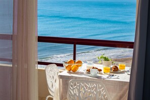 Outdoor dining - Florazar Apartment Cullera Beachfront (Cullera)