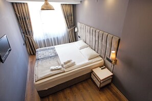 Economy-Doppelzimmer | Hochwertige Bettwaren, Daunenbettdecken, Bettwäsche