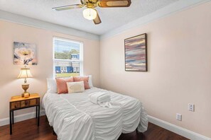 5 dormitorios y espacio para trabajar con un portátil