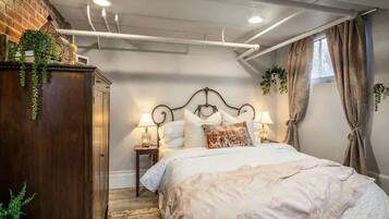 1 bedroom, iron/ironing board, free WiFi, bed sheets