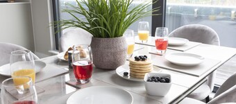 Elliot Oliver - Stunning 3 Bedroom Penthouse With Large Terrace And Parking