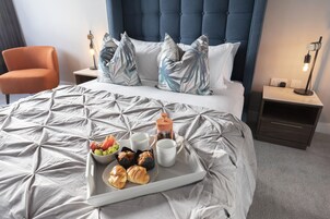 3 habitaciones, decoración personalizada y muebles diferentes 