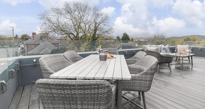 Elliot Oliver - Stunning 3 Bedroom Penthouse With Large Terrace And Parking