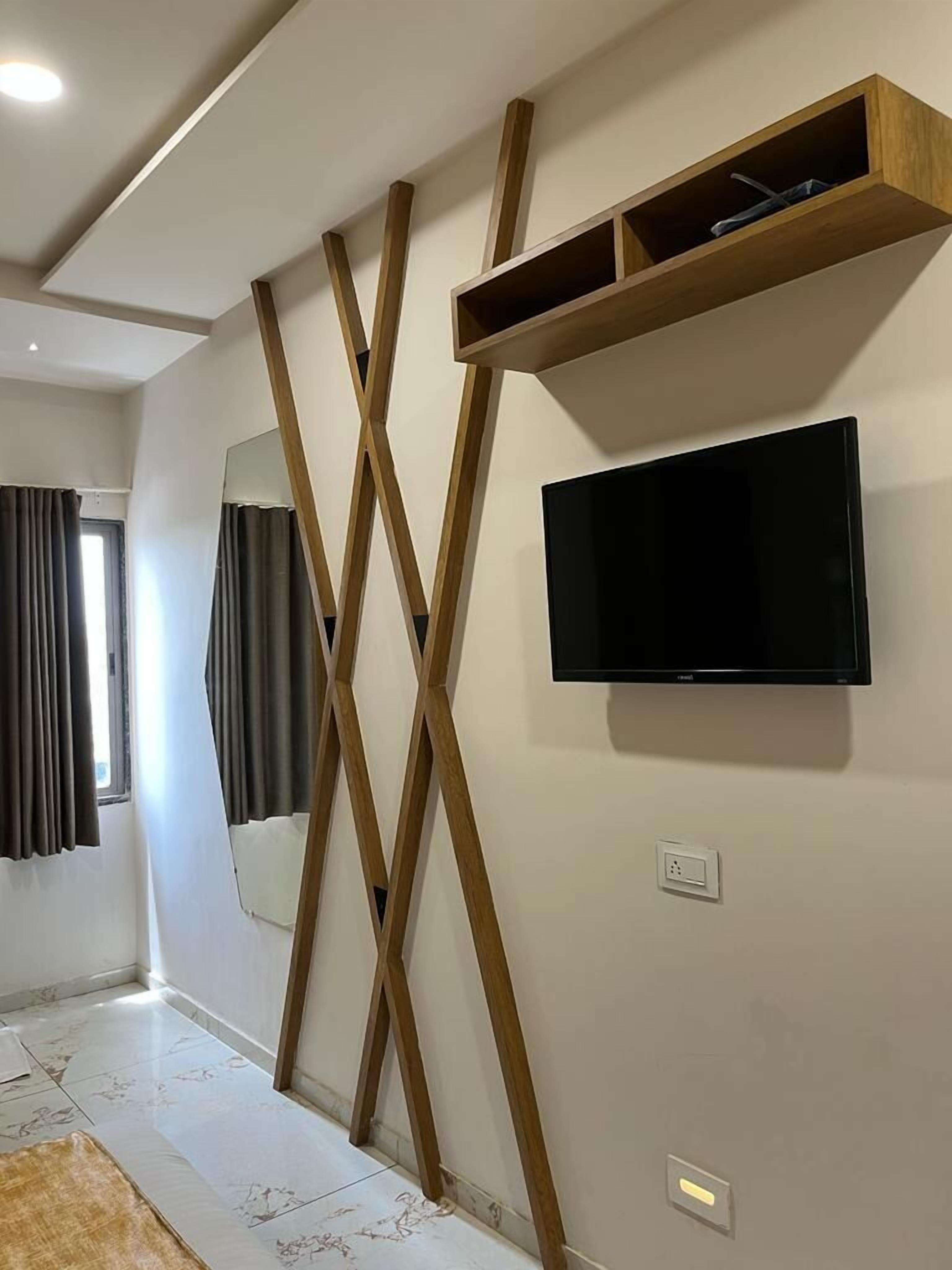 Soundproofing, iron/ironing board, free WiFi