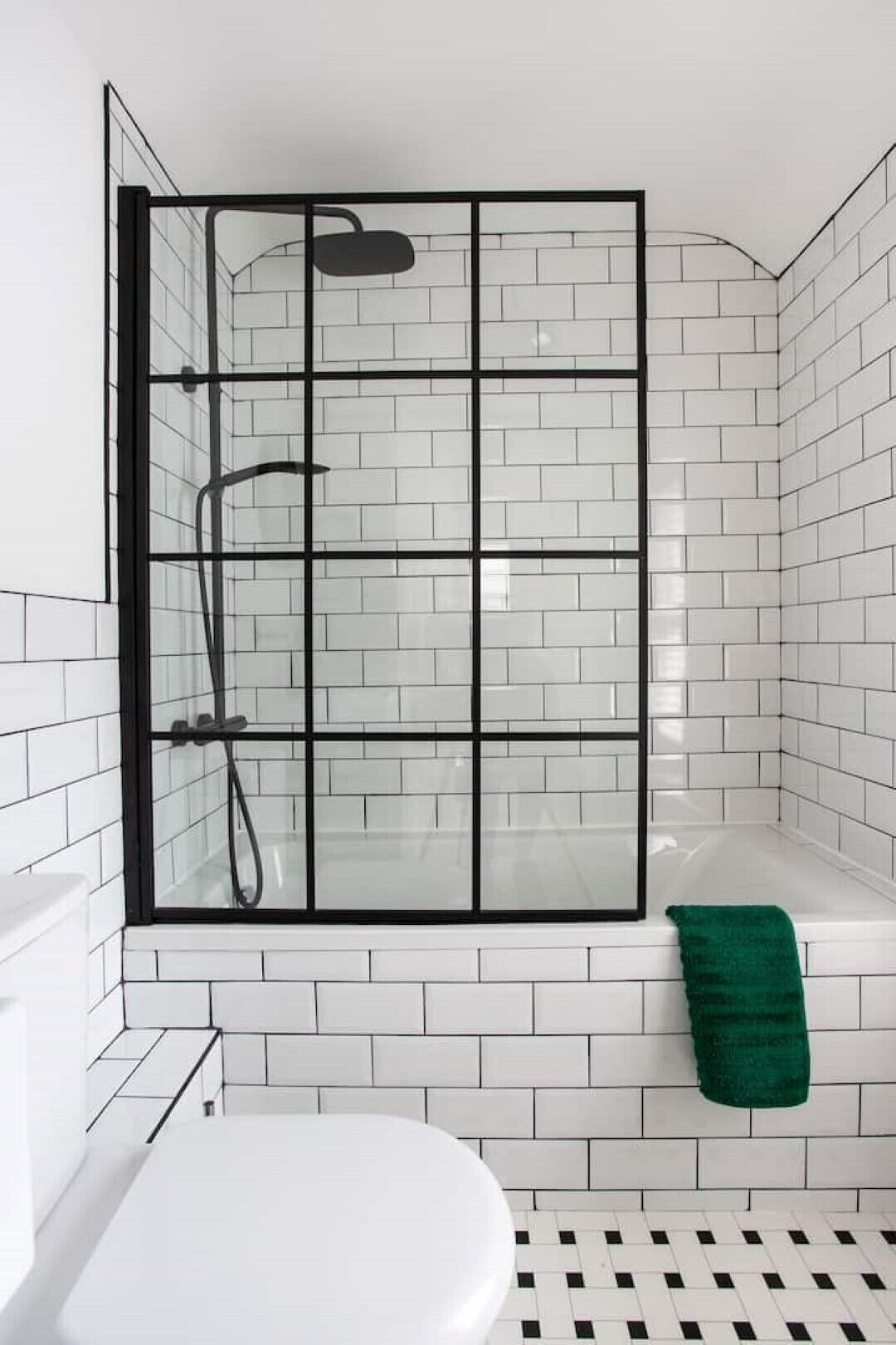 Combined shower/bathtub, hair dryer, towels, soap