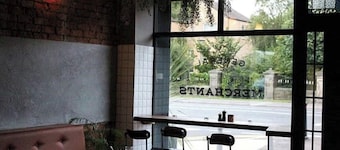 Luxurious 4-Bed Townhouse in the Heart of Belfast