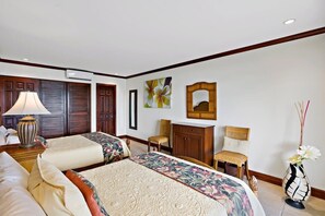 2 bedrooms, desk, iron/ironing board, WiFi