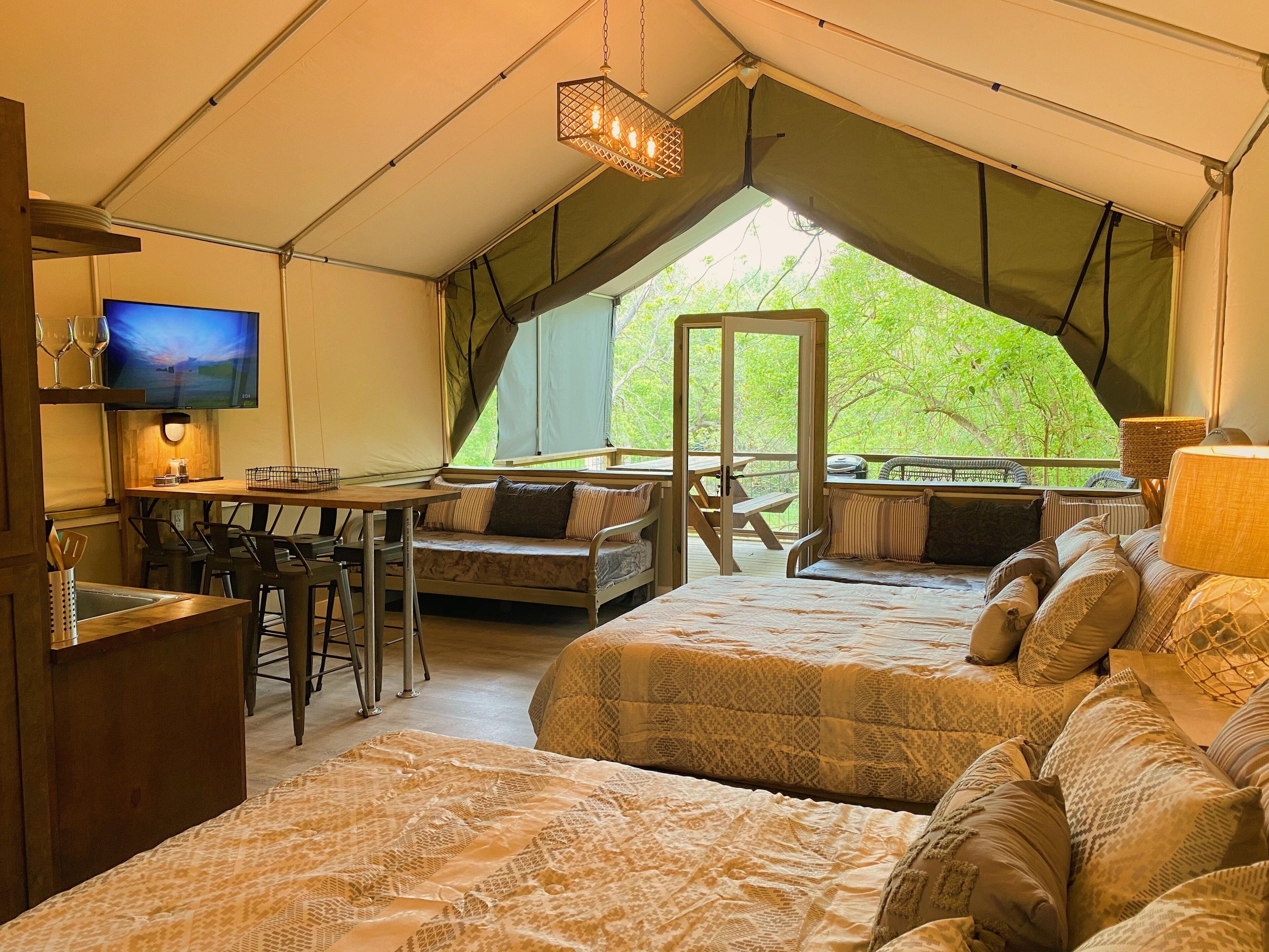 Standard Cabin | Premium bedding, free WiFi, bed sheets