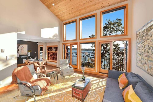 Salishan Tree House Suite